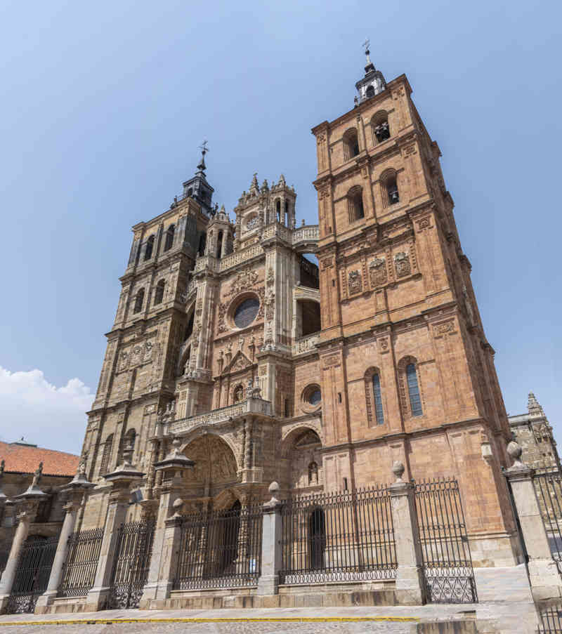 León 006 - Astorga - catedral de Santa María de Astorga.jpg